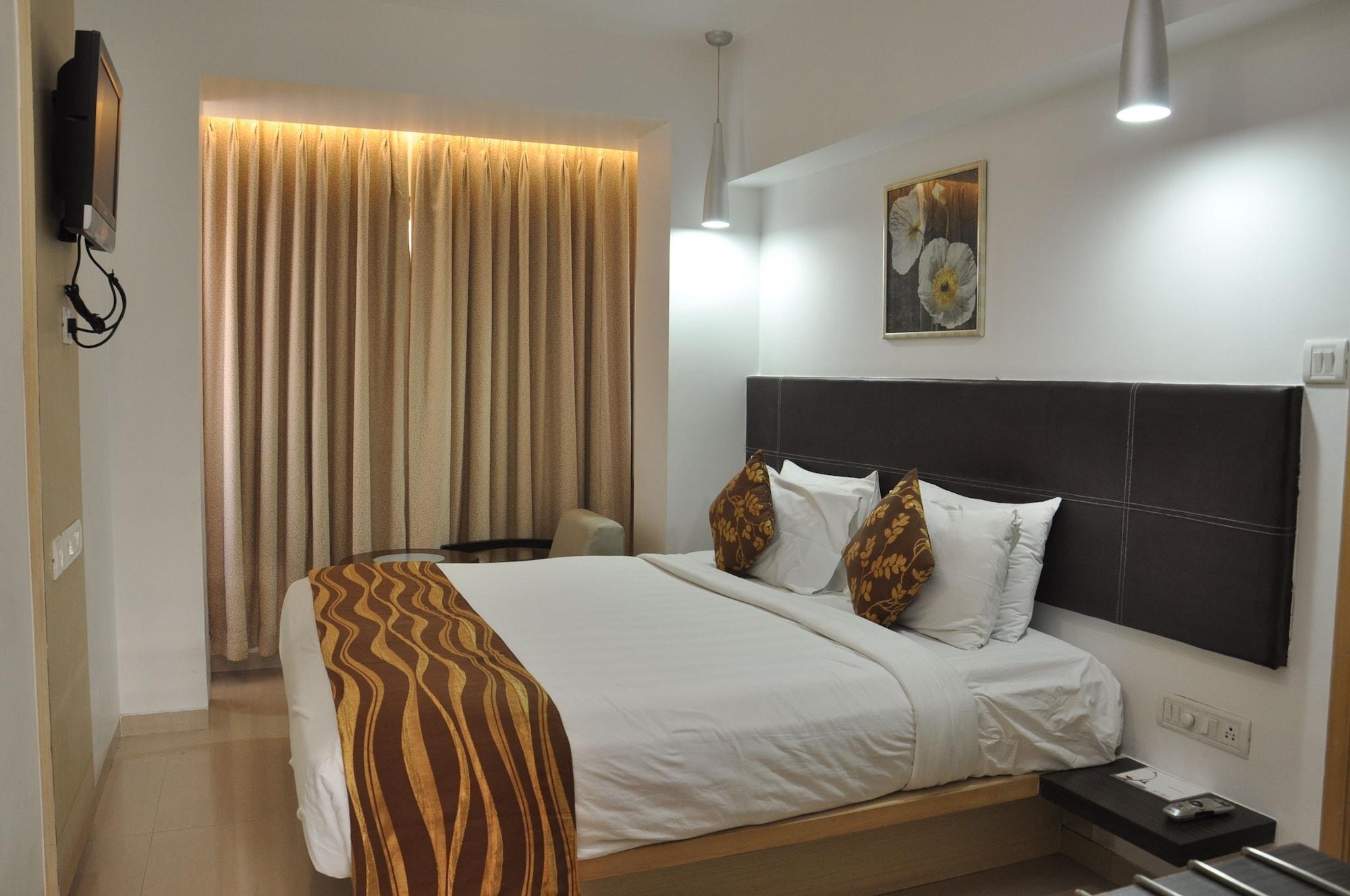 होटल The Oriental Residency 3*