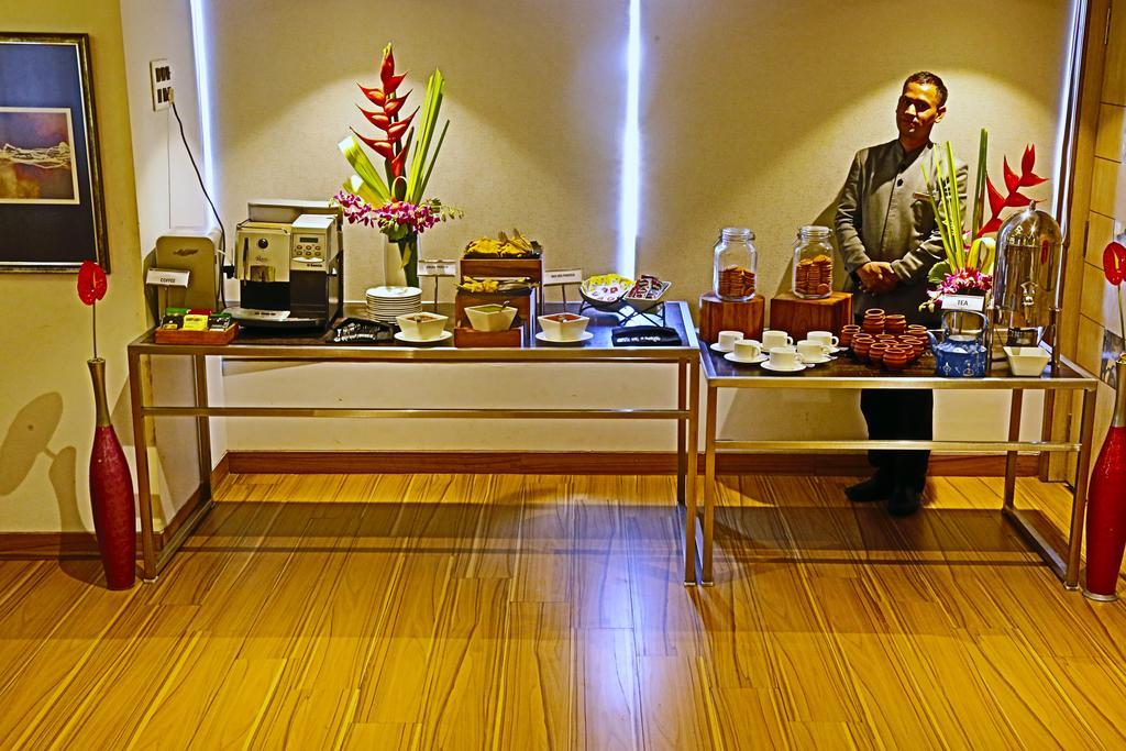होटल The Oriental Residency 3*