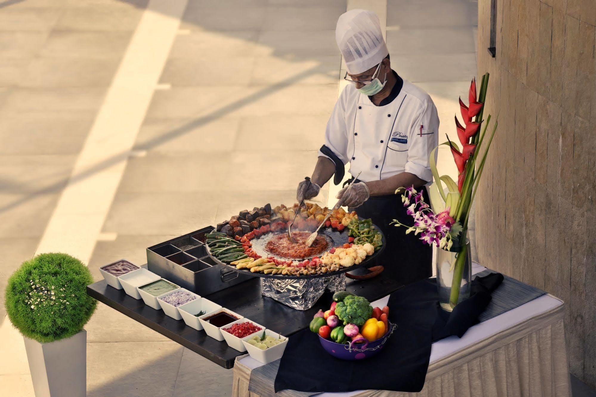 होटल The Oriental Residency 3*